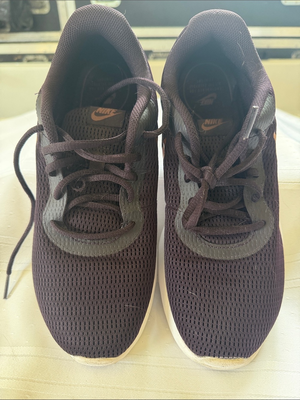 Nike Women’s Purple Mesh Athletic Shoes with Rose Gold Swoosh - Picture 5 of 6